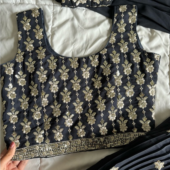Stunning Navy Blue and silver Lehenga - Size S top & adjustable bottom Lengha - Picture 3 of 10